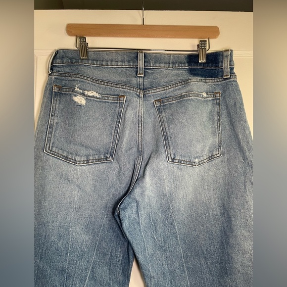 Abercrombie High Rise Mom Jean - Picture 5 of 15